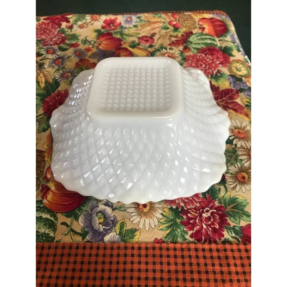 Hazel Atlas Milk Glass Diamond Pattern Bowl with Ruffled Rim Wedding - Picture 1 of 2